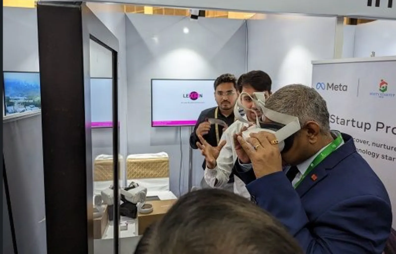 LearnXR demonstrated to the Minister of State for Technology, Sri Lanka
